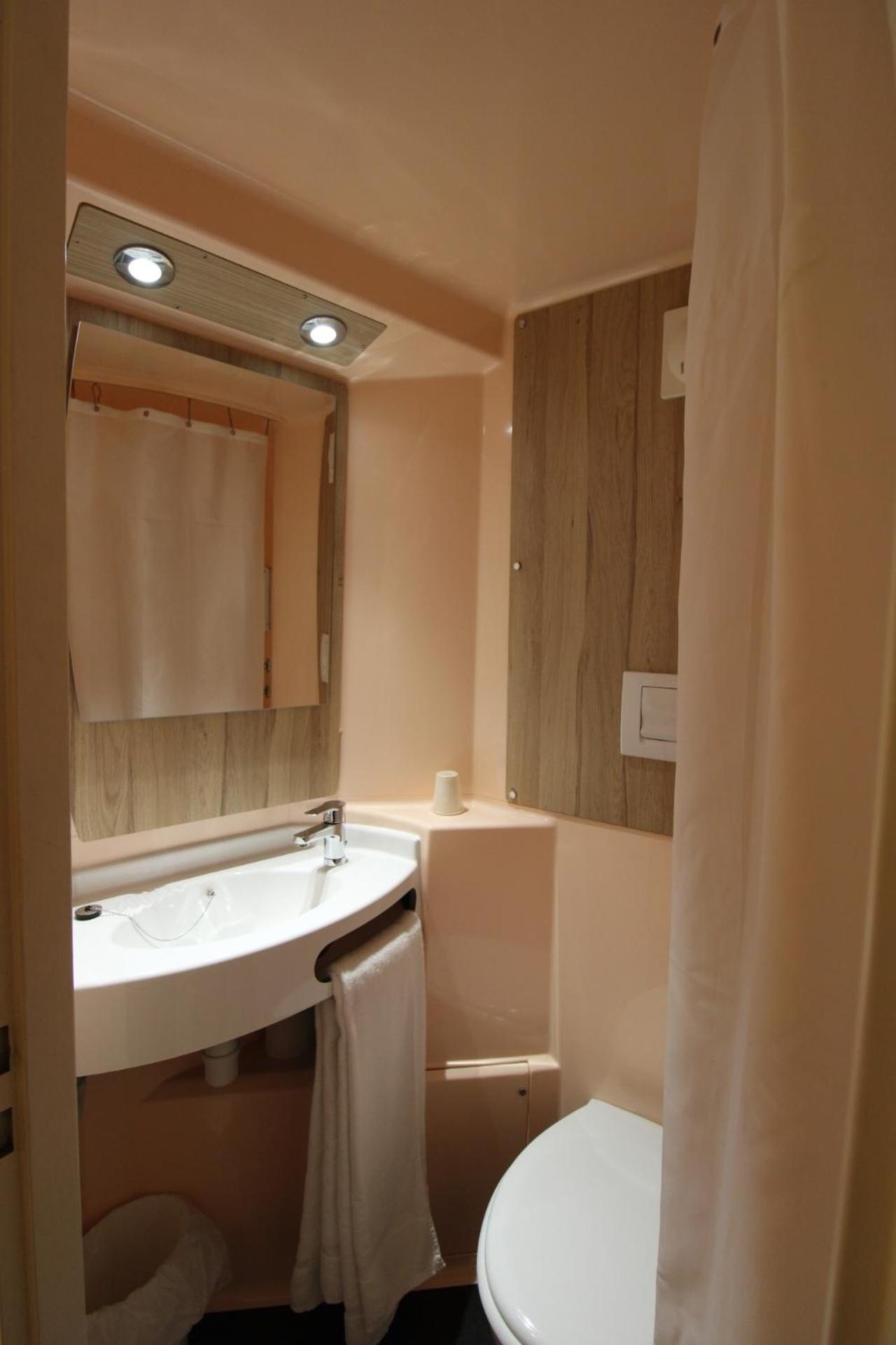 Premiere Classe Melun Senart Vert-Saint-Denis Exterior foto